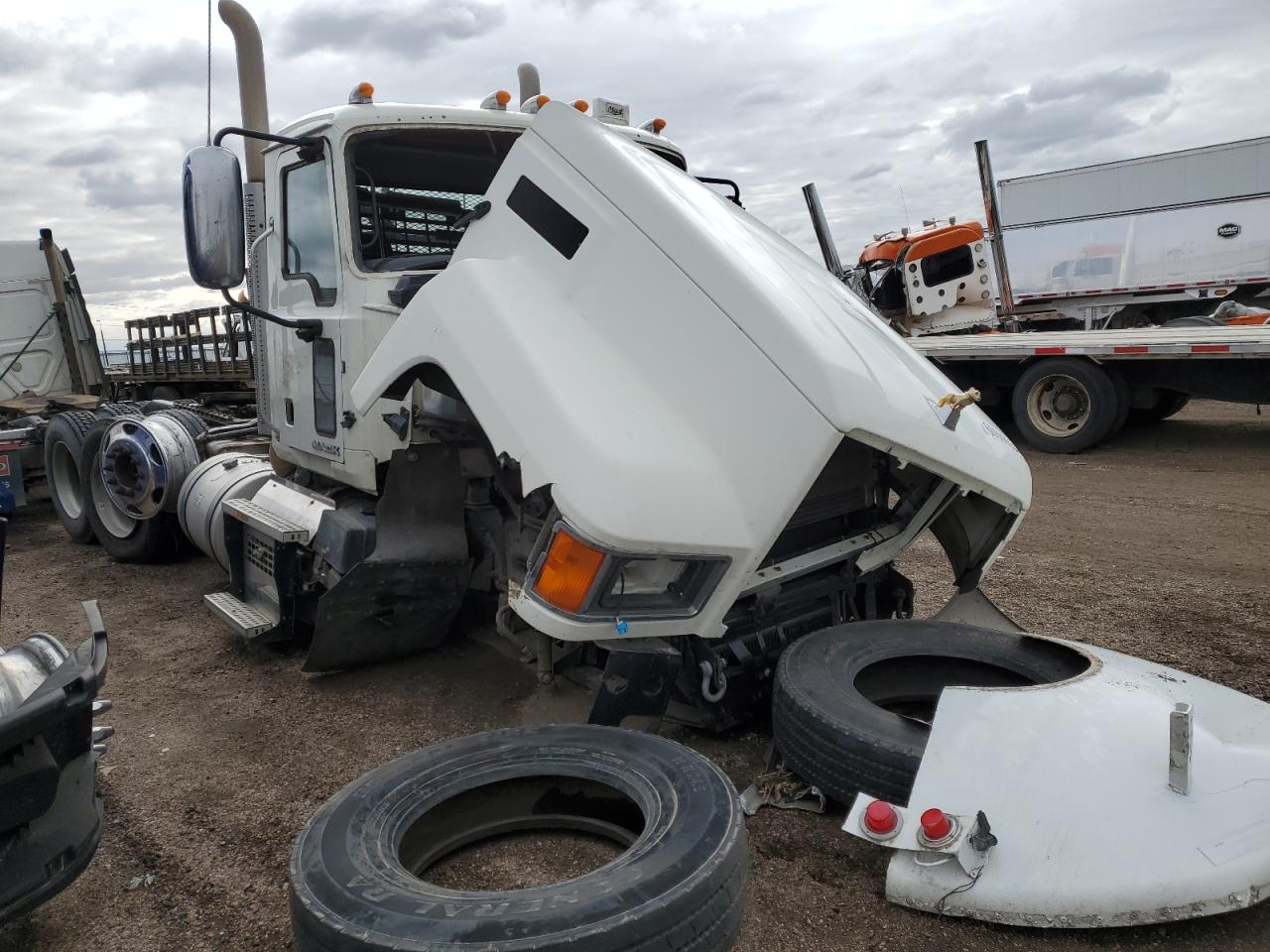 Lot #2962523902 2018 MACK 600 CHU600