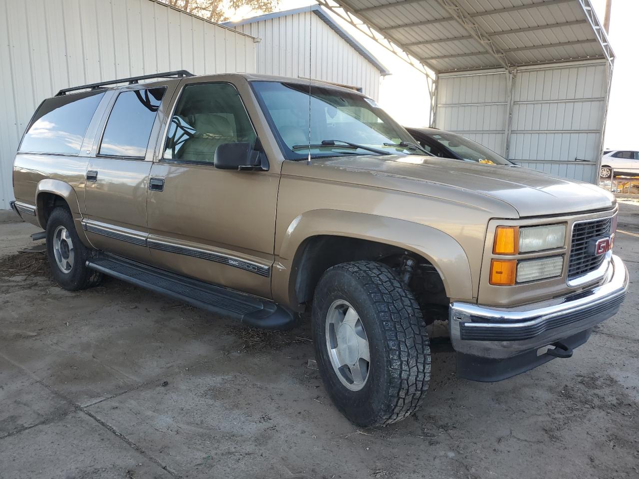 Lot #3033289801 1999 GMC SUBURBAN K