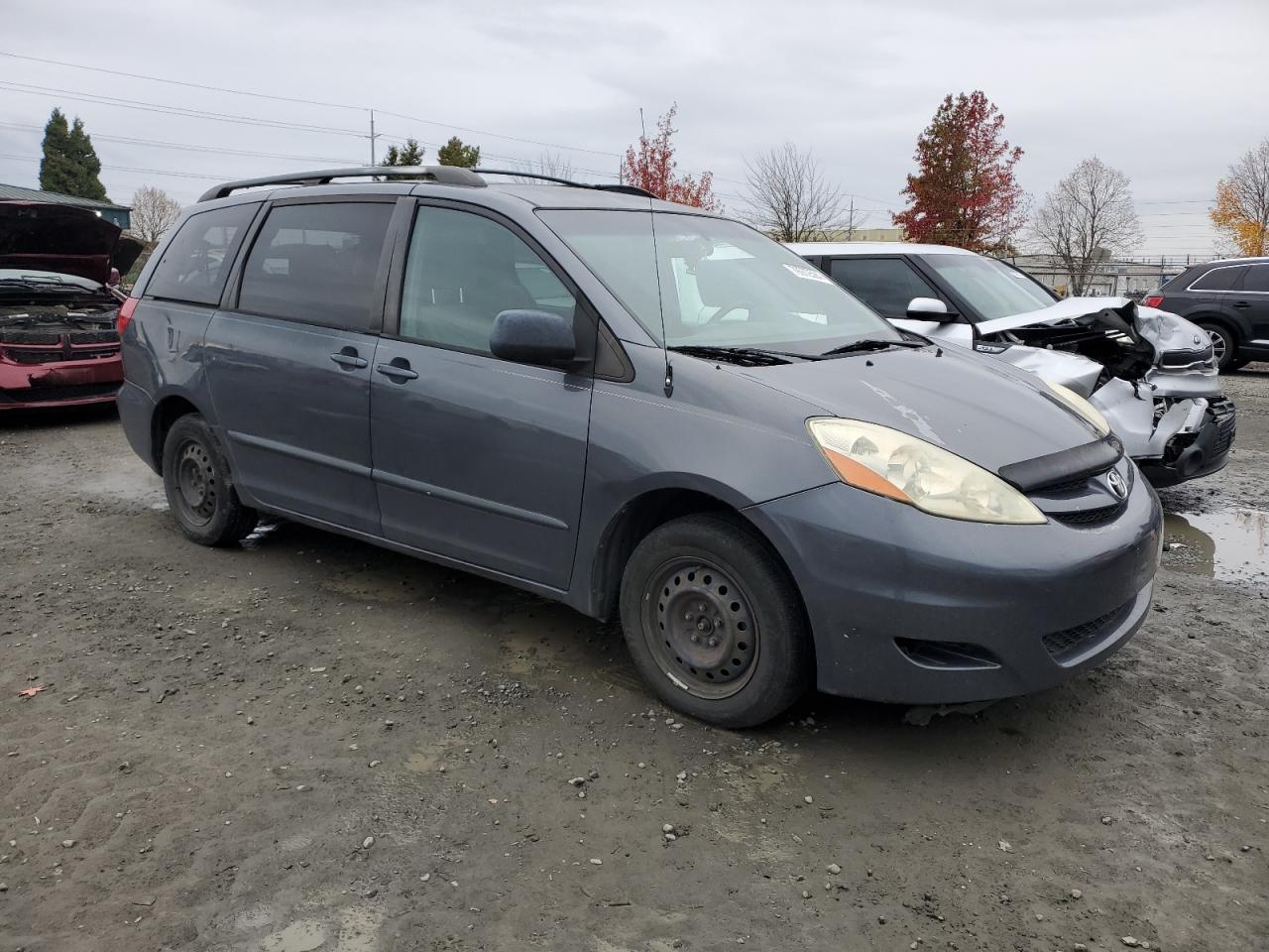 Lot #2989428582 2006 TOYOTA SIENNA CE