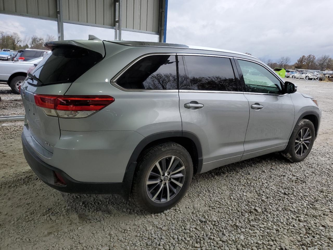 Lot #3037222494 2018 TOYOTA HIGHLANDER