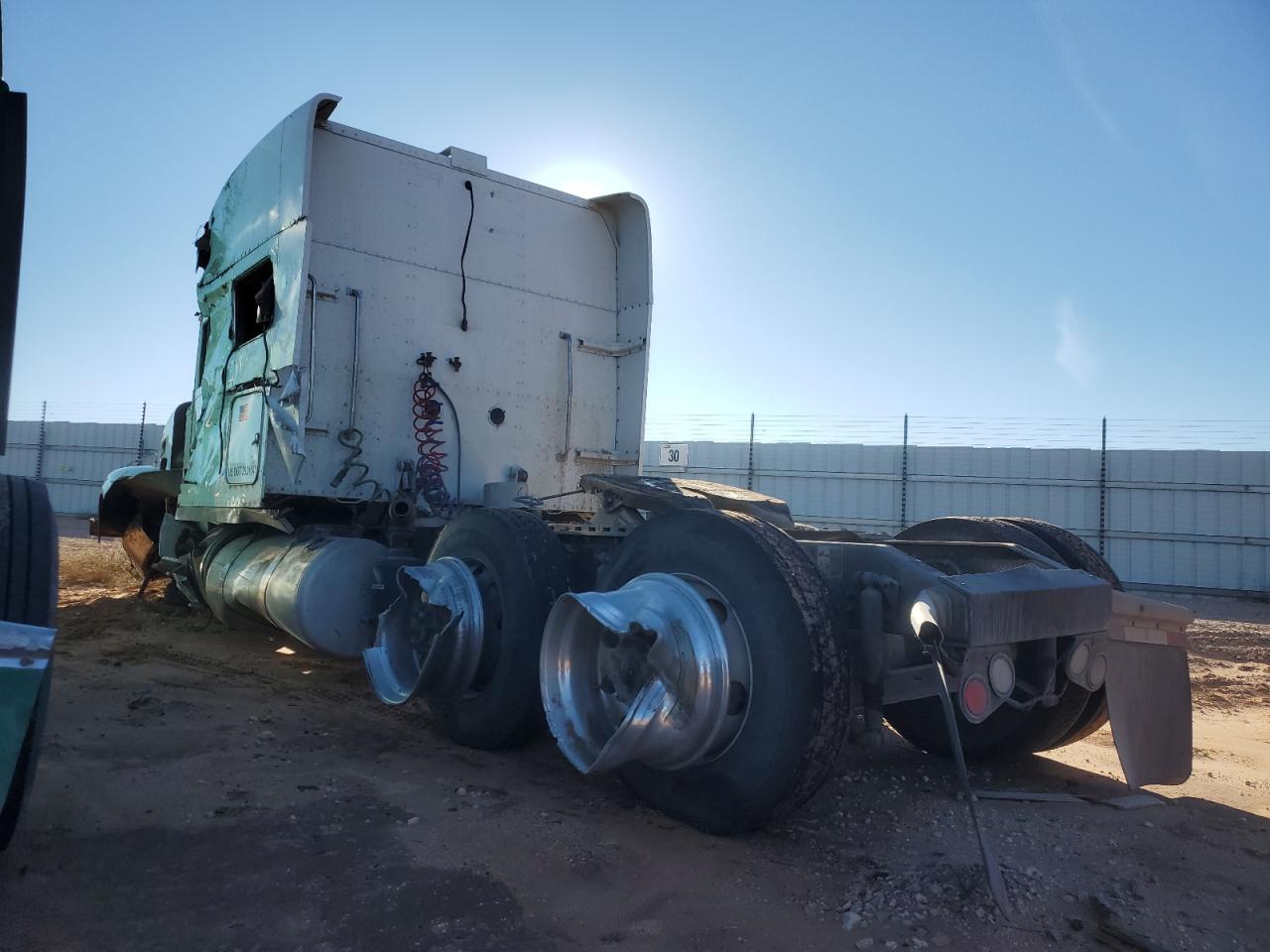 Lot #2996271392 2012 PETERBILT 386