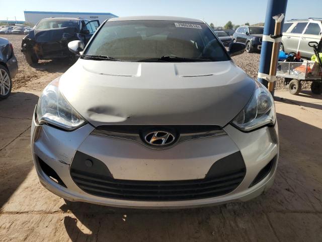 VIN KMHTC6AD3DU132981 2013 Hyundai Veloster no.5