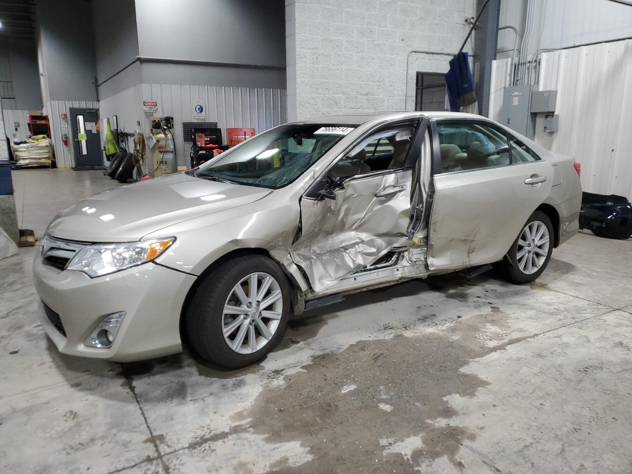 Lot #2952876915 2014 TOYOTA CAMRY L