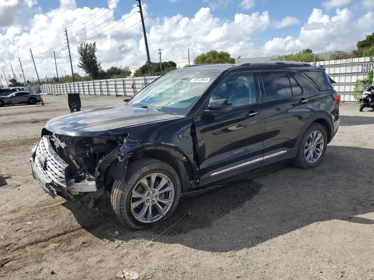  Salvage Ford Explorer