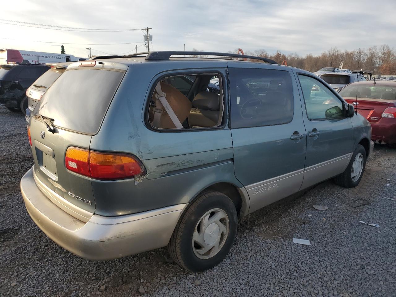 Lot #3034345076 1999 TOYOTA SIENNA LE