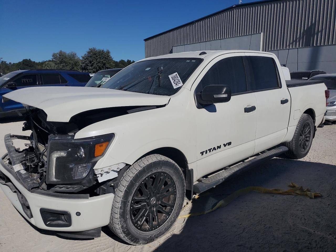  Salvage Nissan Titan