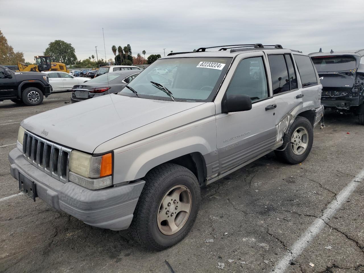  Salvage Jeep Grand Cherokee