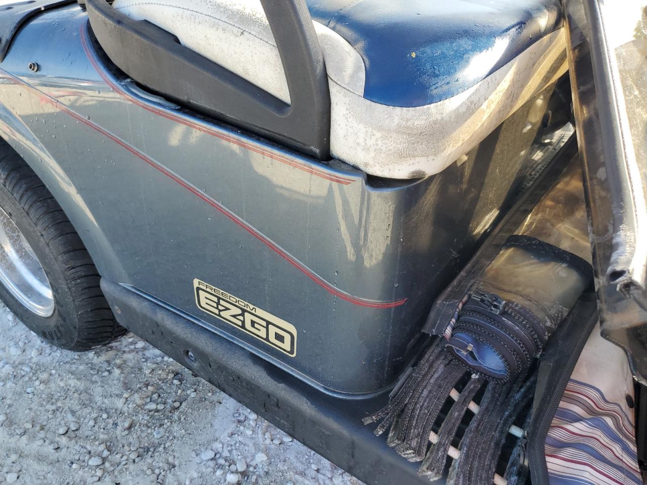 Lot #2996298818 2010 EZGO GOLF CART