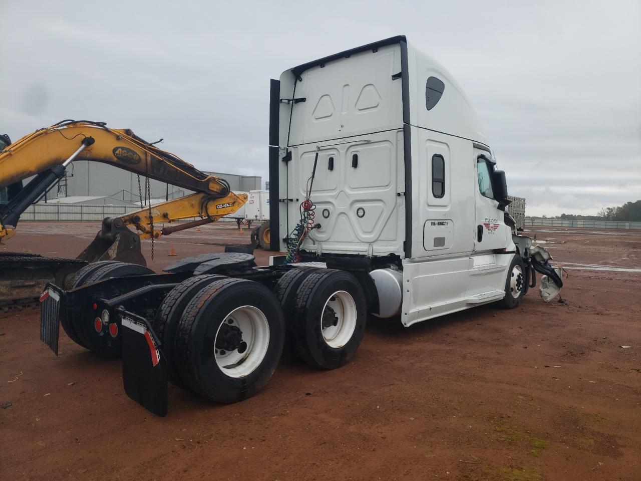 Lot #2996327365 2022 FREIGHTLINER CASCADIA 1