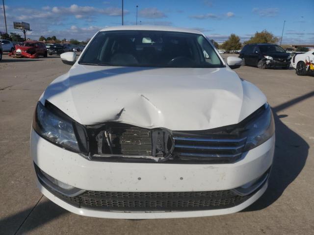 2015 VOLKSWAGEN PASSAT S - 1VWAT7A34FC108865