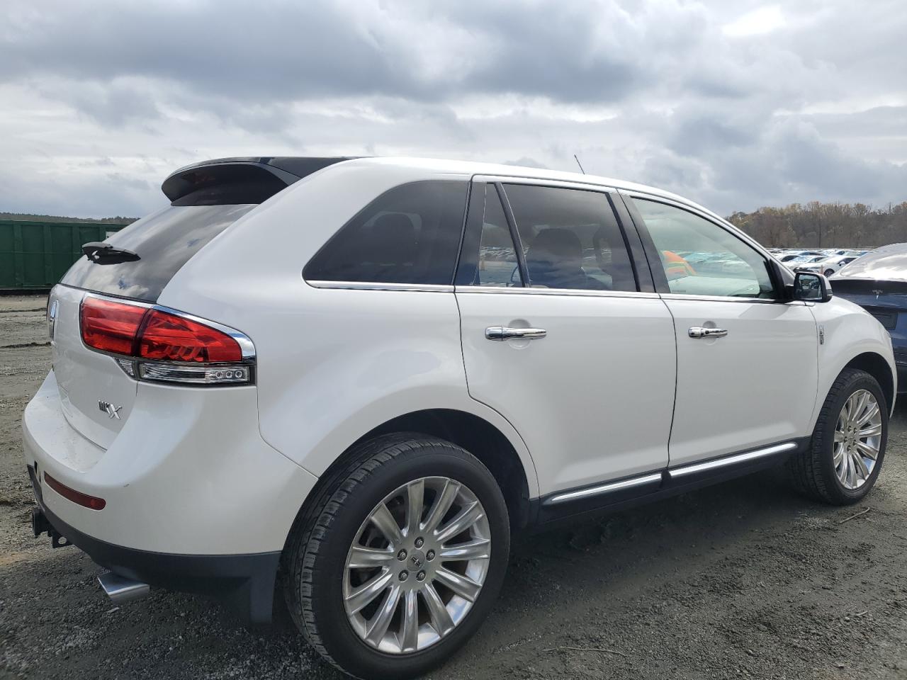 Lot #2970004959 2013 LINCOLN MKX