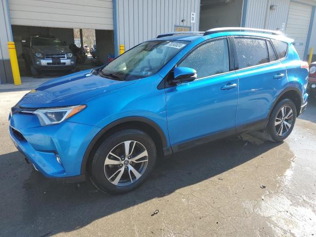 TOYOTA RAV4 XLE 2017 blue  gas 2T3RFREV8HW627308 photo #1