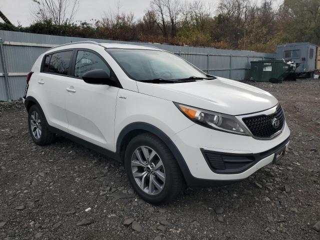 VIN KNDPBCAC0G7815982 2016 KIA Sportage, LX no.4