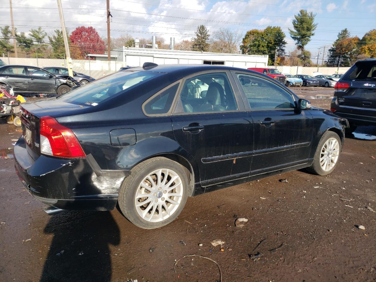 Lot #2989267753 2011 VOLVO S40 T5