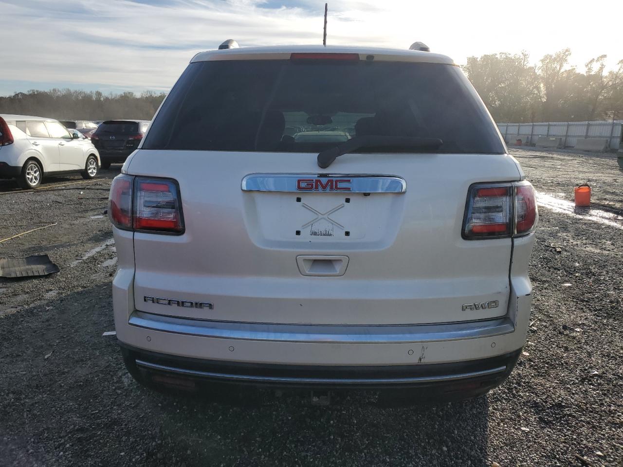 Lot #2977041608 2014 GMC ACADIA SLE