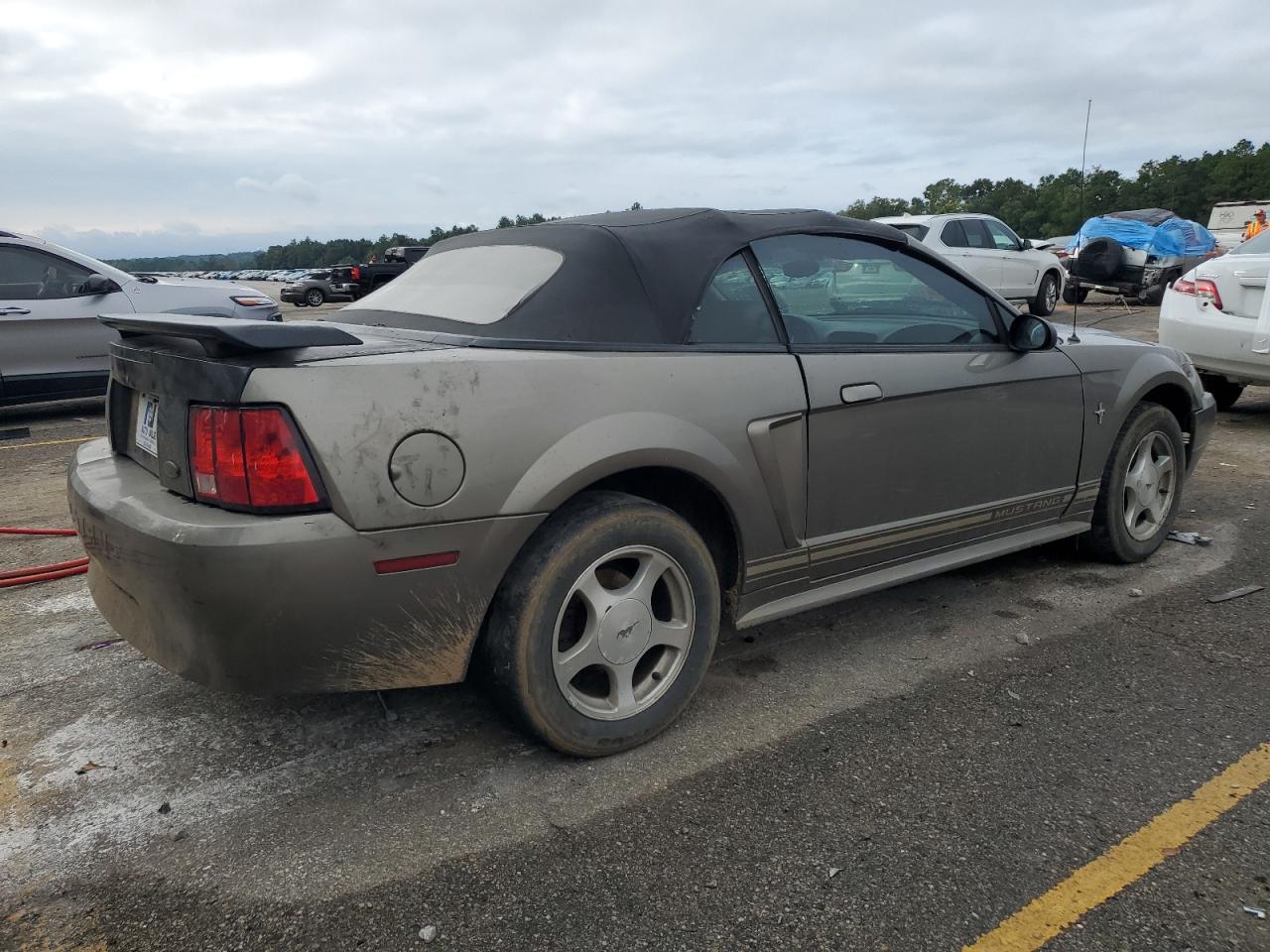 Lot #3024190808 2001 FORD MUSTANG