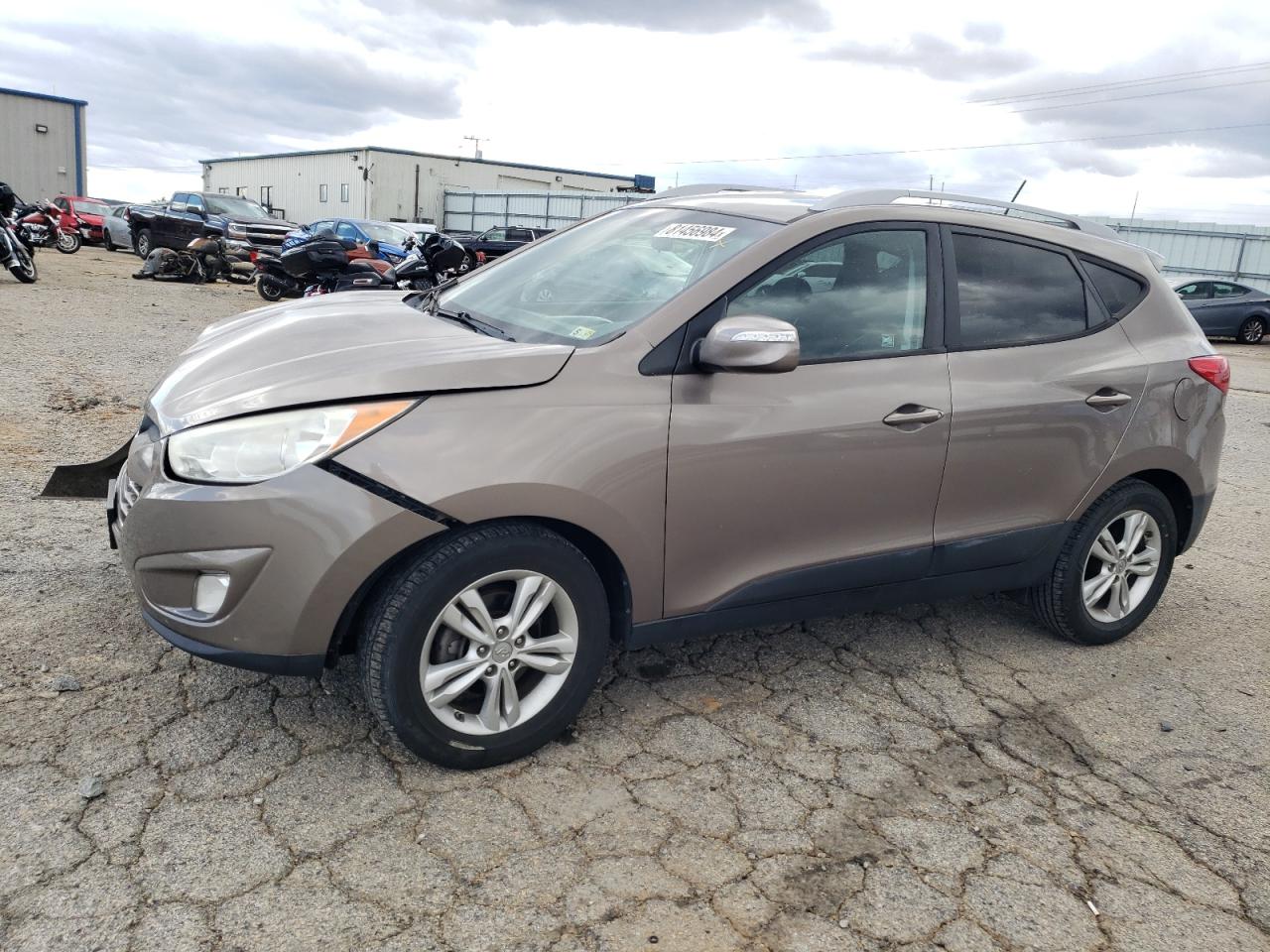  Salvage Hyundai TUCSON