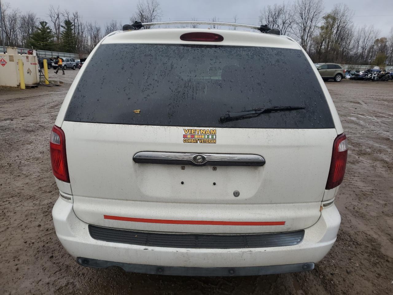 Lot #3033126990 2005 CHRYSLER TOWN & COU