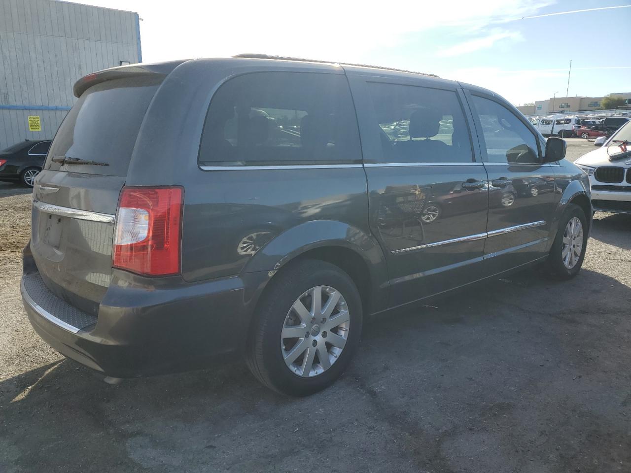 Lot #2997058078 2016 CHRYSLER TOWN & COU