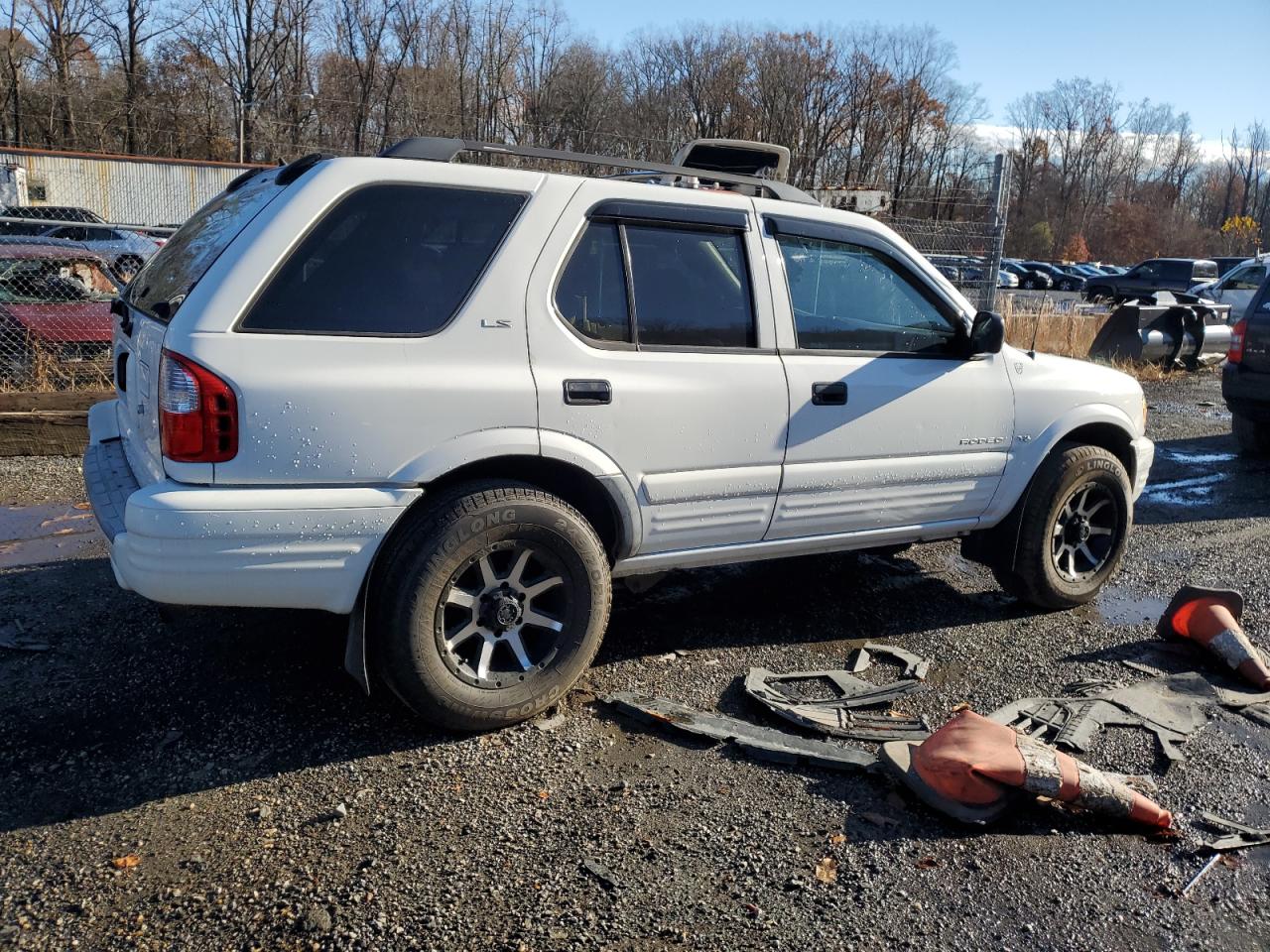 Lot #2993635501 2001 ISUZU RODEO S