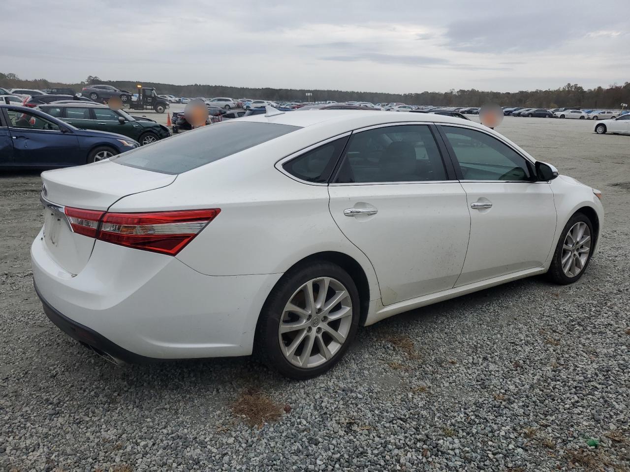 Lot #2977041581 2013 TOYOTA AVALON BAS