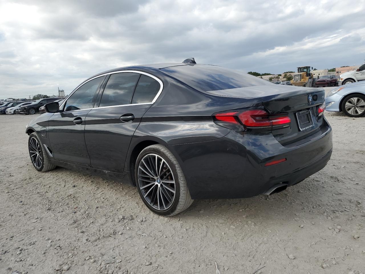 Lot #2981365656 2022 BMW 530E