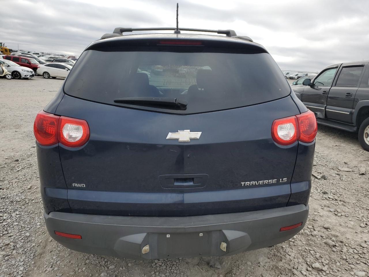 Lot #3020579485 2010 CHEVROLET TRAVERSE L