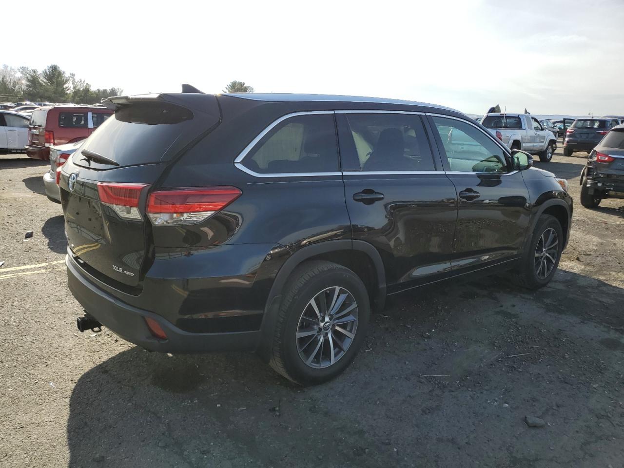 Lot #3033236898 2017 TOYOTA HIGHLANDER