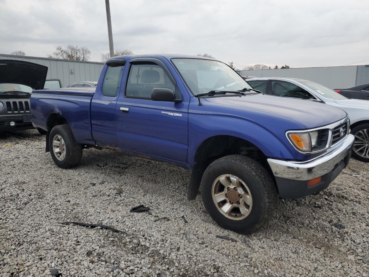 Lot #3023104021 1995 TOYOTA TACOMA XTR