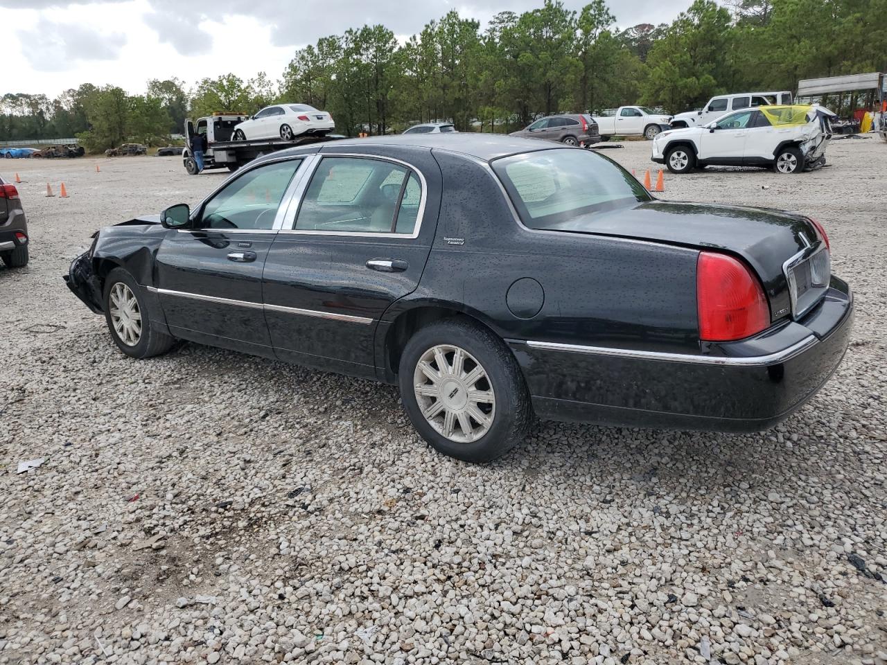 Lot #2955422719 2009 LINCOLN TOWN CAR S