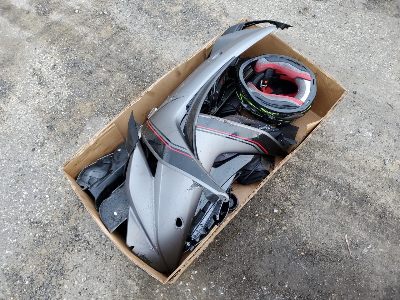 Lot #3028640930 2016 YAMAHA YZFR3