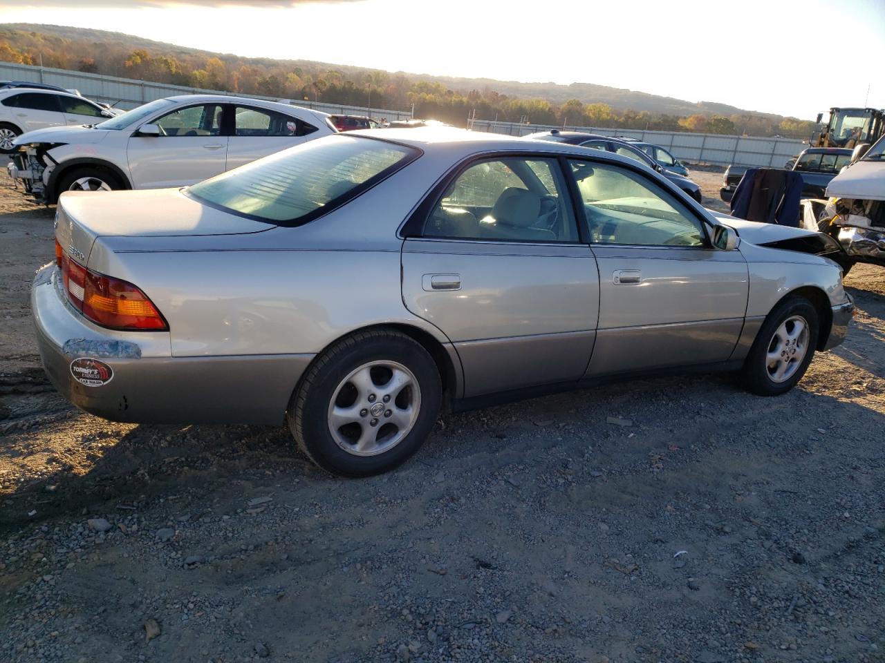 Lot #2991672045 1998 LEXUS ES 300