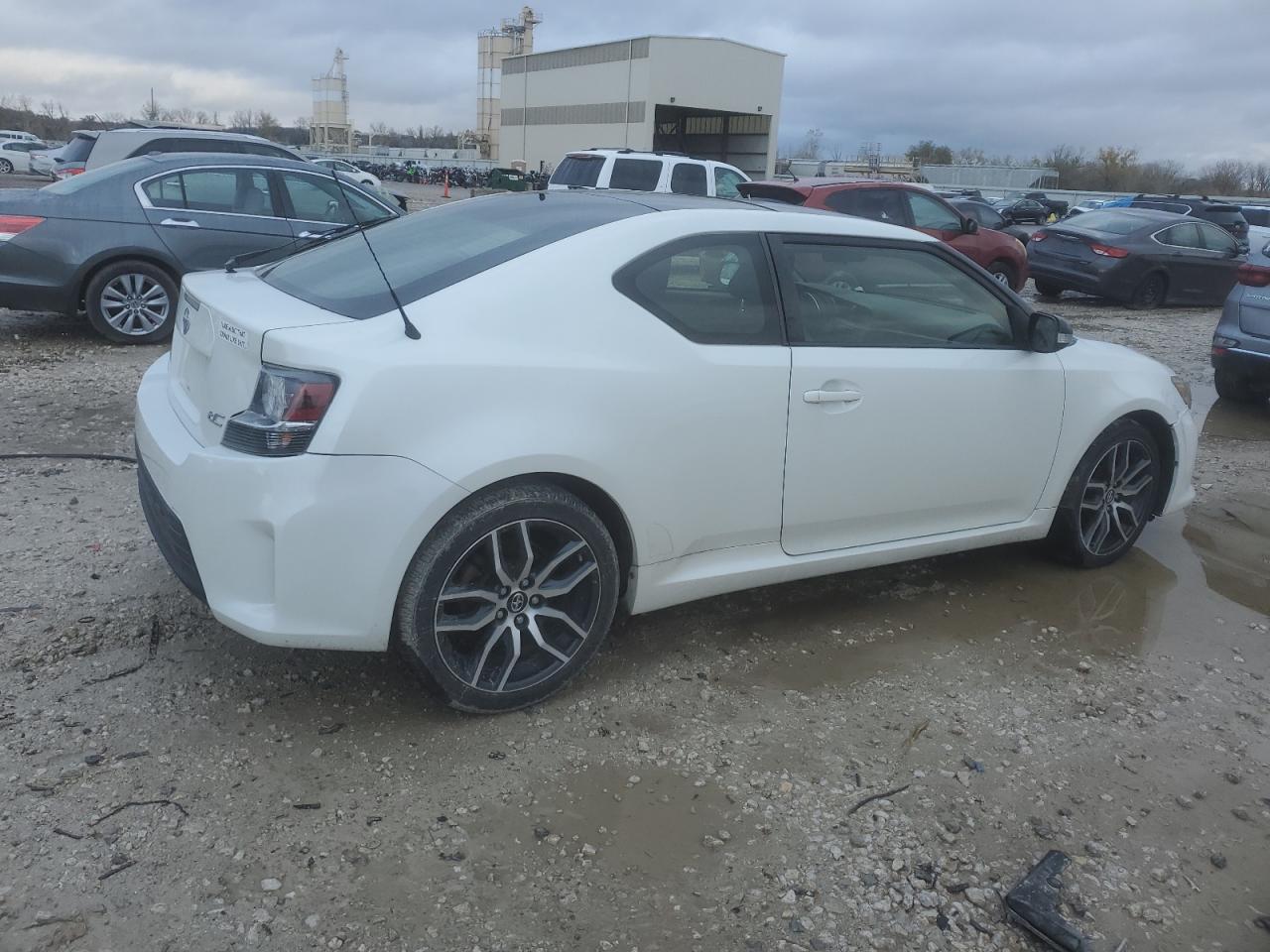 Lot #2977291588 2016 TOYOTA SCION TC