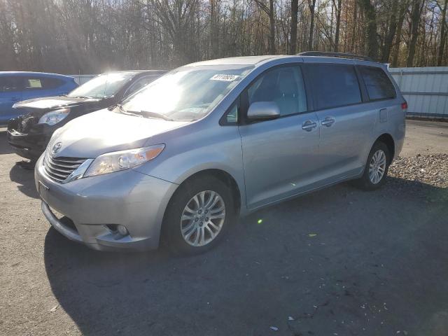 2014 TOYOTA SIENNA XLE #2991002226