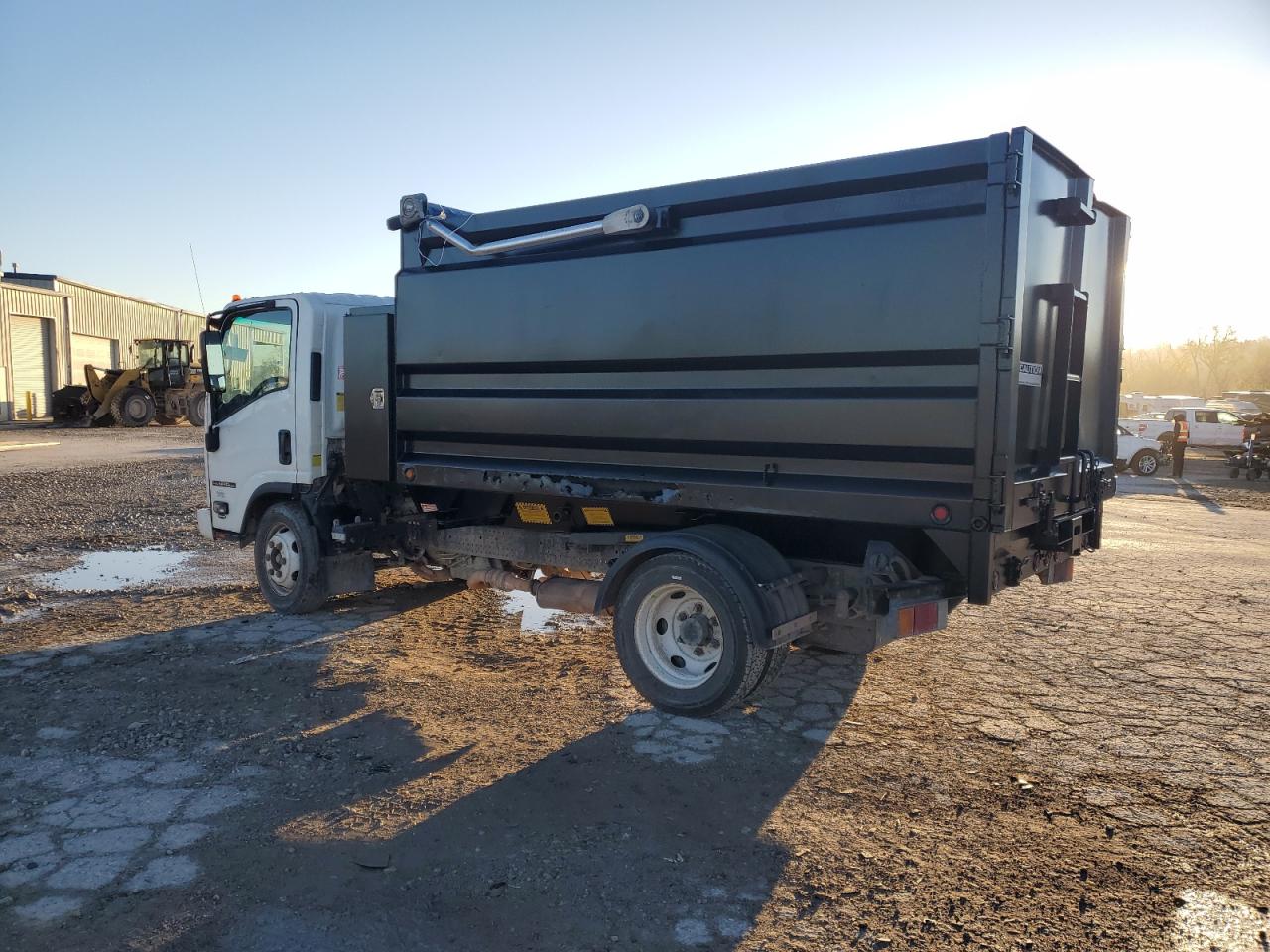 Lot #3034436716 2017 ISUZU NPR HD