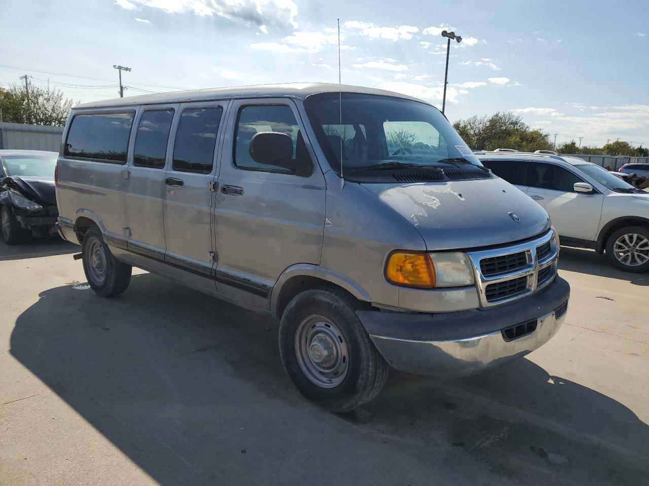 Lot #2998567866 2000 DODGE RAM WAGON