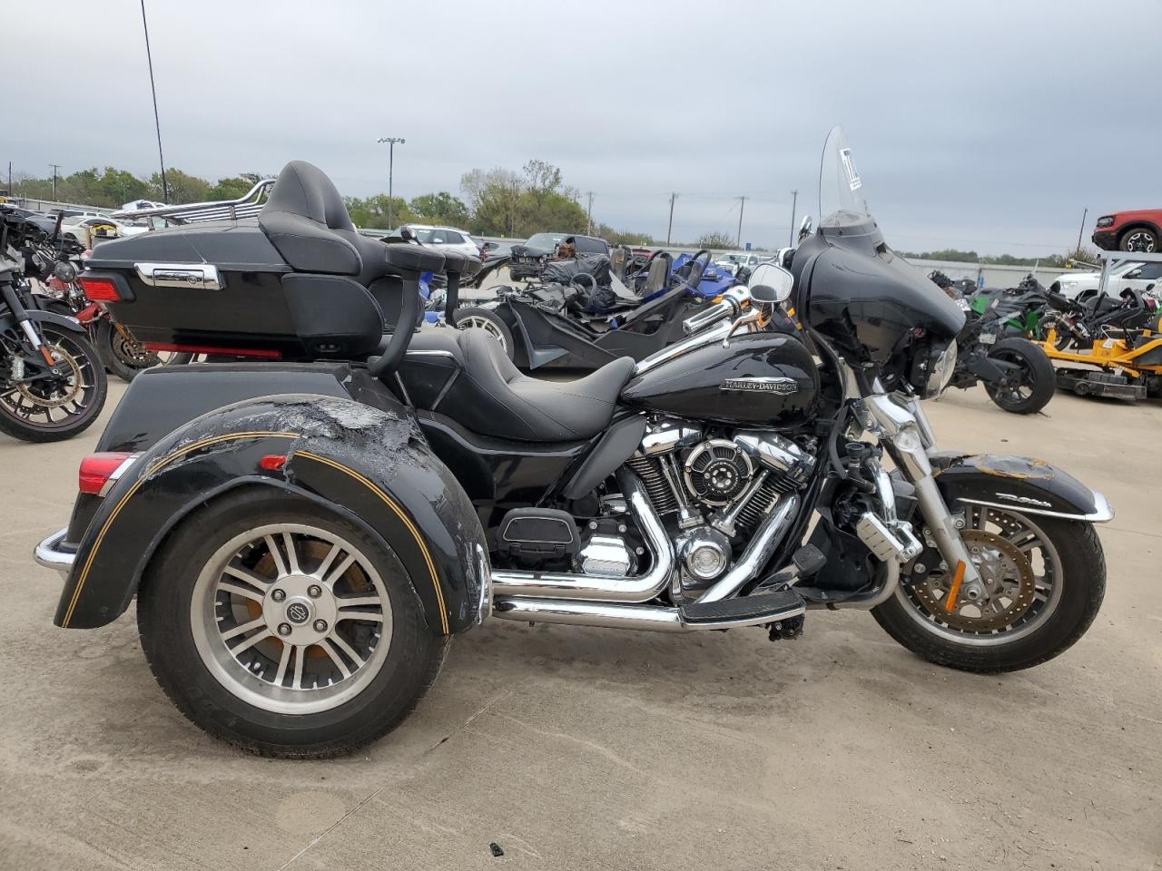 Harley Davidson FLHTCUTG / Tri Glide Ultra 2020 