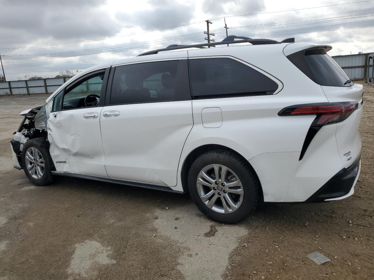 Lot #3033286829 2021 TOYOTA SIENNA XSE