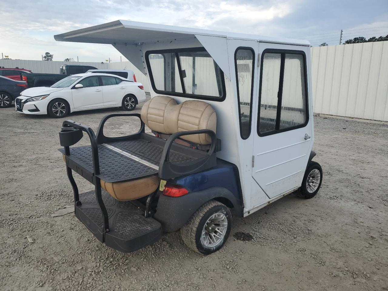 Lot #3034419725 2017 GOLF CLUB CAR