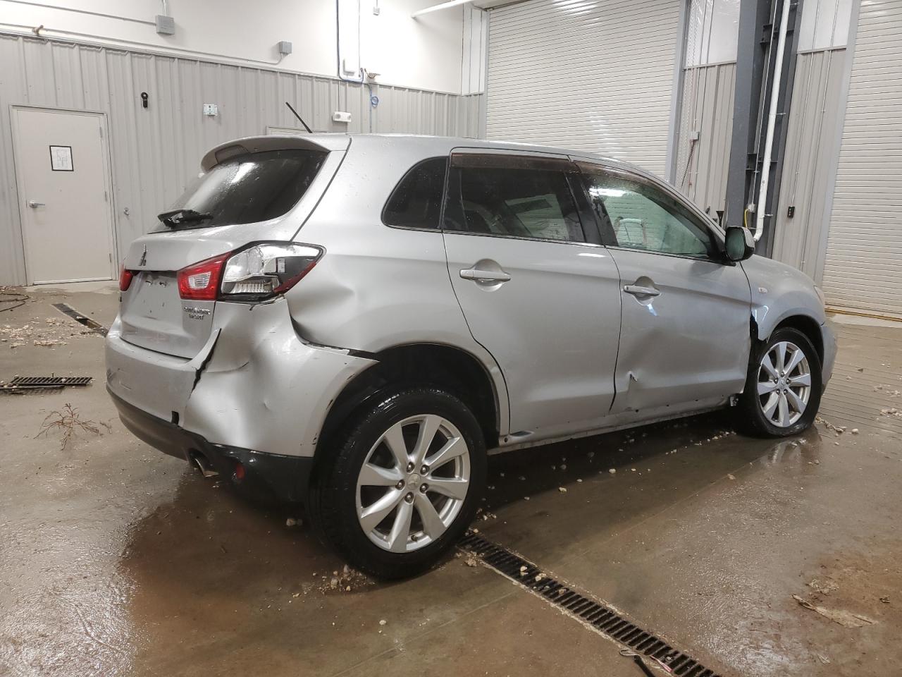 Lot #2989493586 2015 MITSUBISHI OUTLANDER