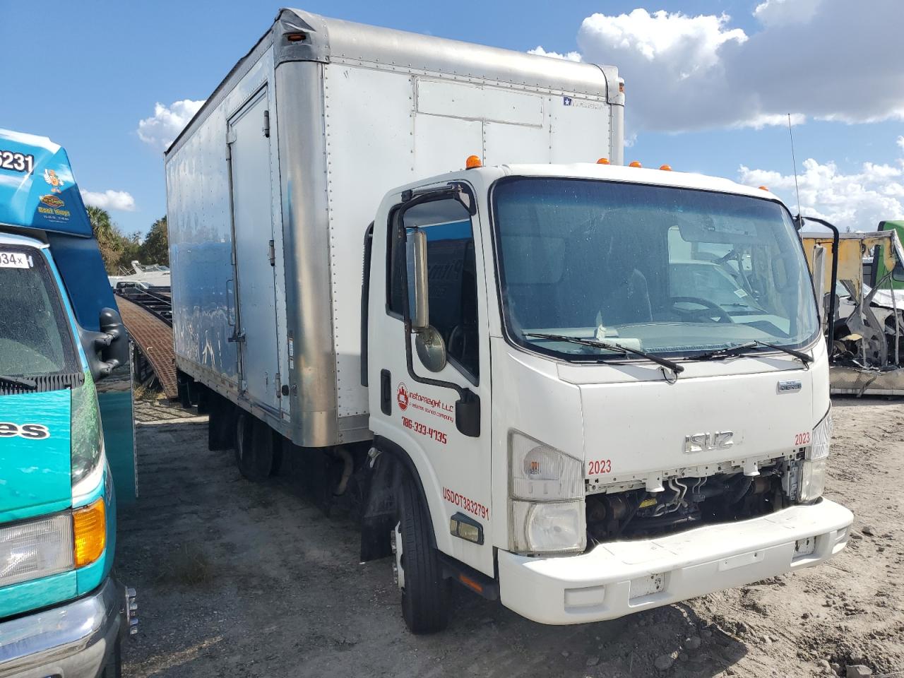 Lot #2969637372 2014 ISUZU NPR