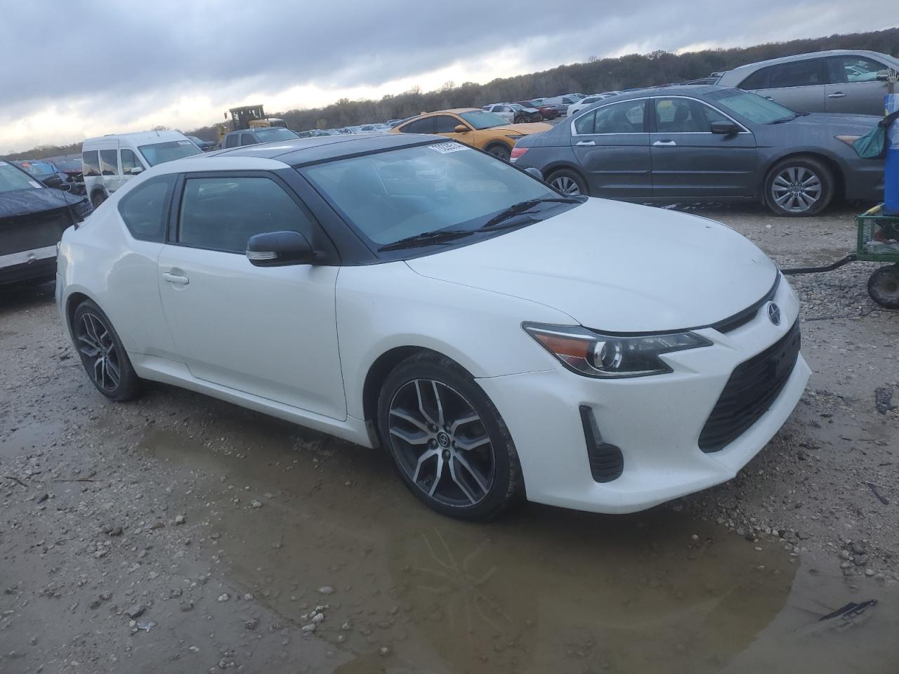 Lot #2977291588 2016 TOYOTA SCION TC