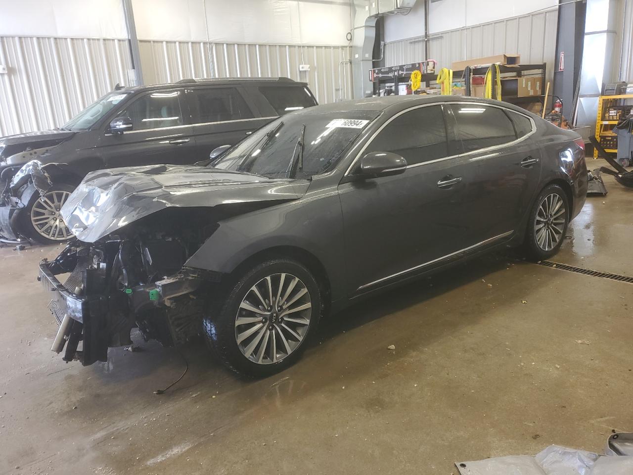 KIA CADENZA PREMIUM