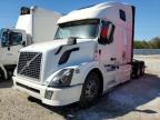 Lot #3024640621 2015 VOLVO VN VNL