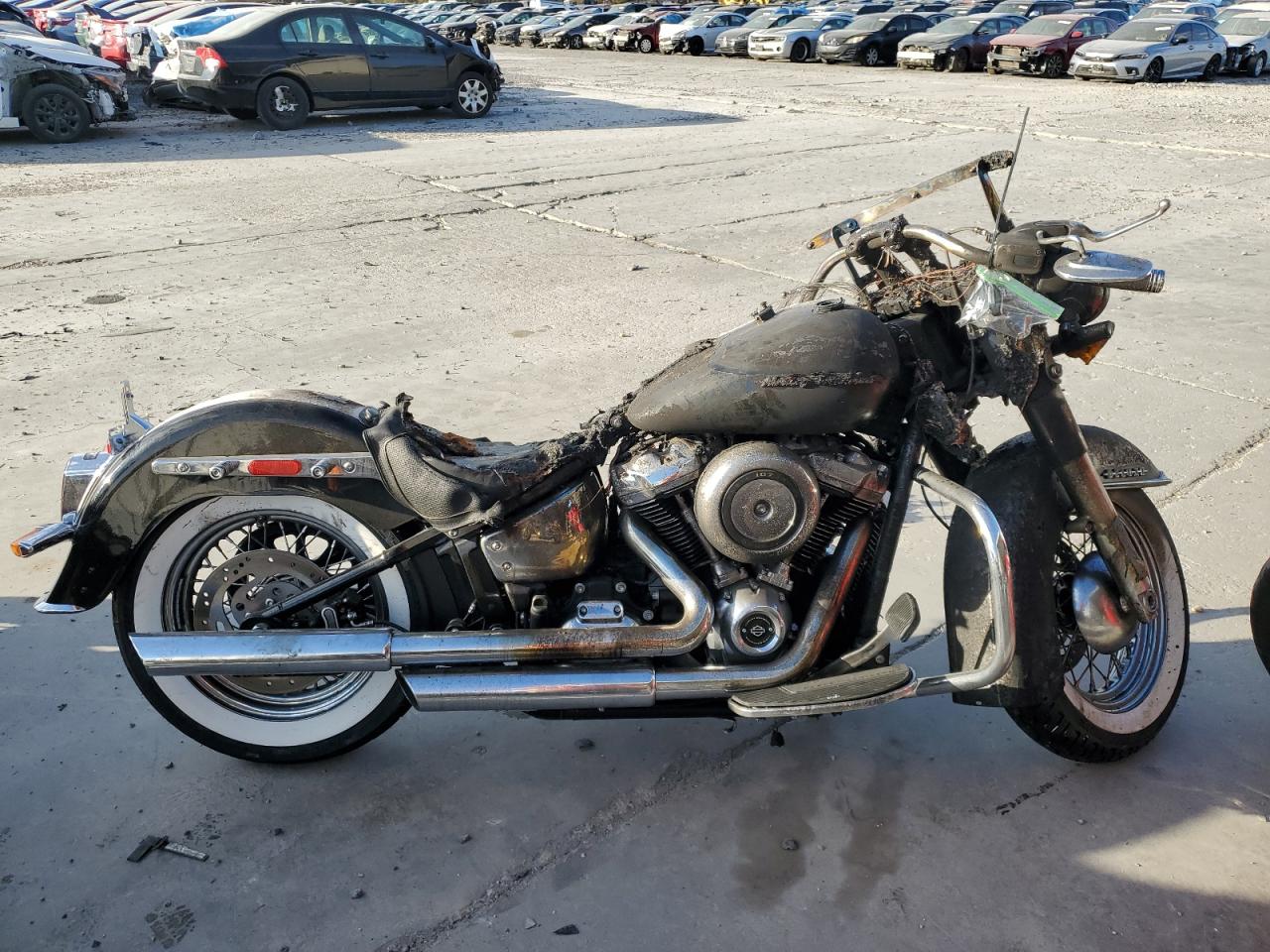 Harley Davidson FLDE / Deluxe 2018 