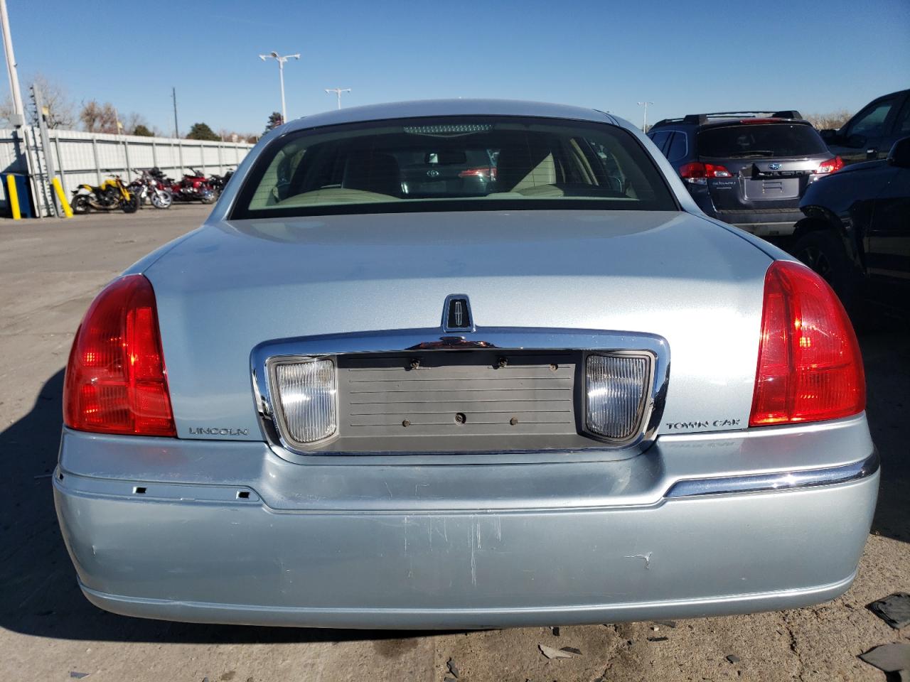 Lot #3004460797 2011 LINCOLN TOWN CAR S