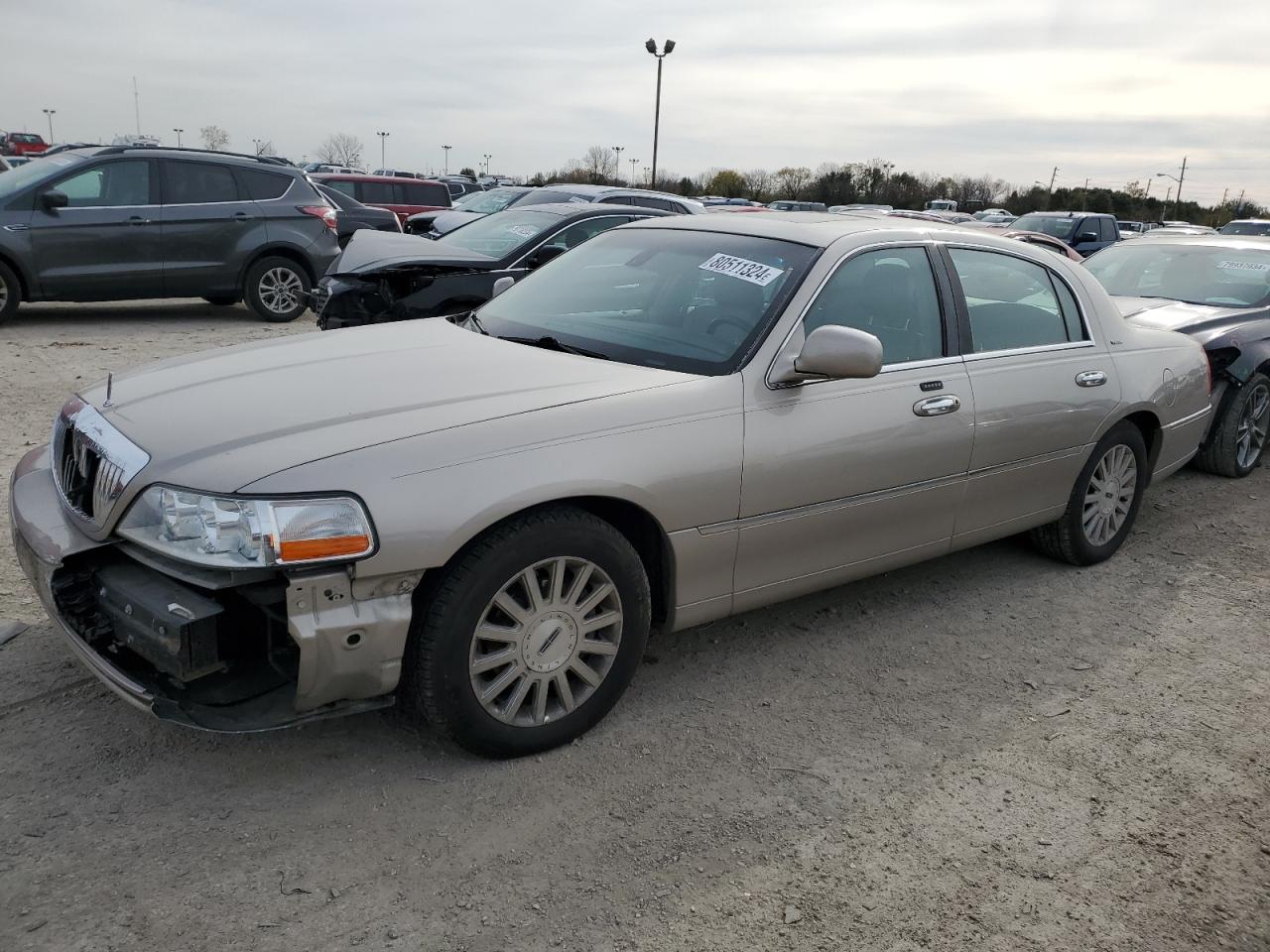 Lot #3025964951 2003 LINCOLN TOWN CAR S