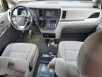 TOYOTA SIENNA LE снимка