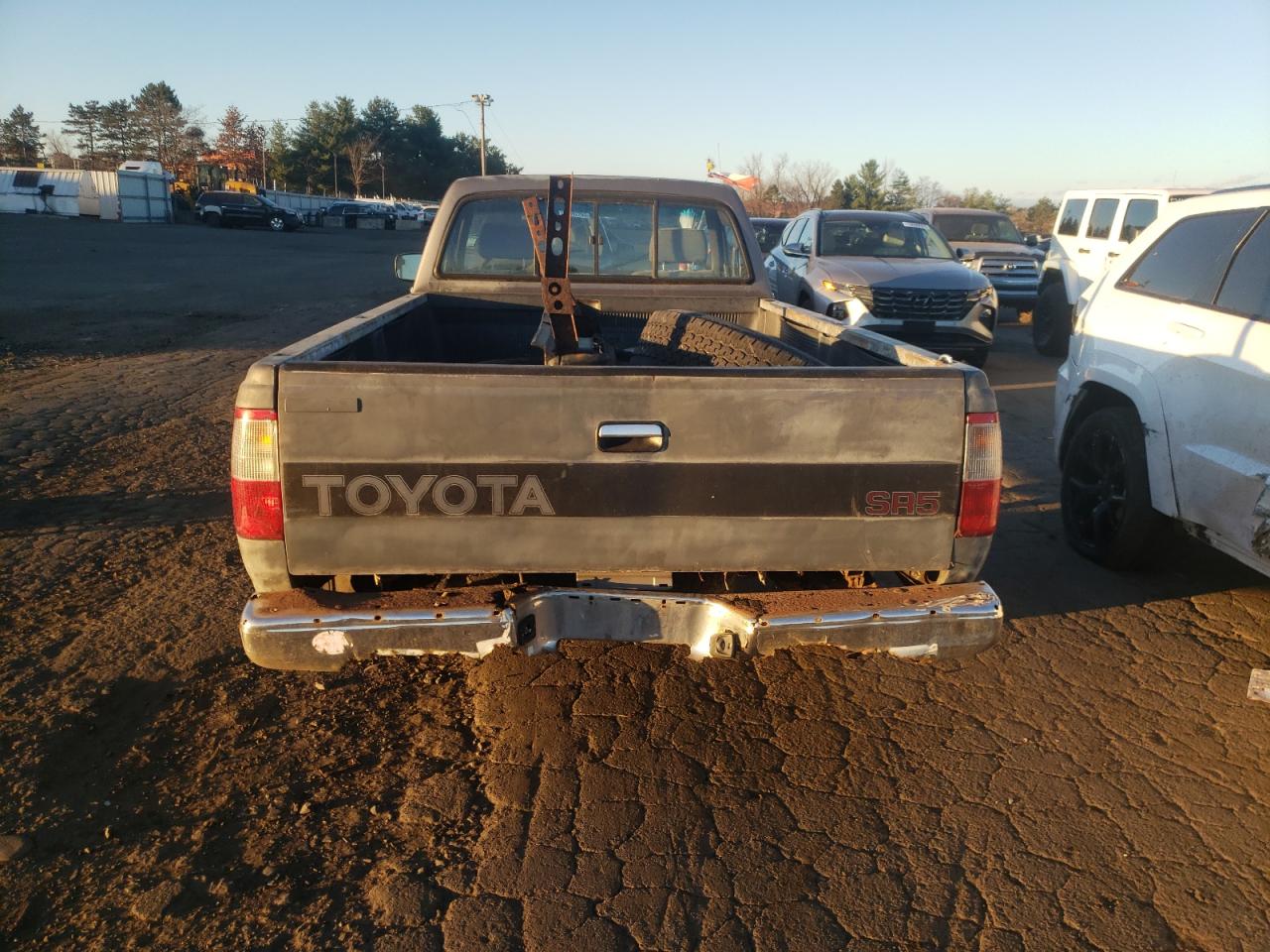 Lot #2969085374 1993 TOYOTA T100 SR5