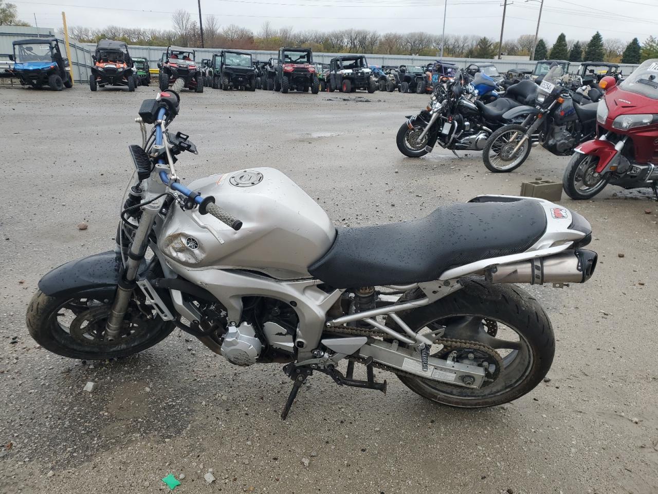 Lot #2996372387 2004 YAMAHA FZ6 S